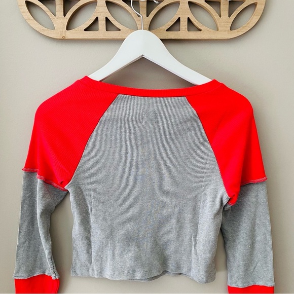 BDG by Urban Outfitters Long Sleeve Crop Top Gray/Red Sz Small - Picture 6 of 8
